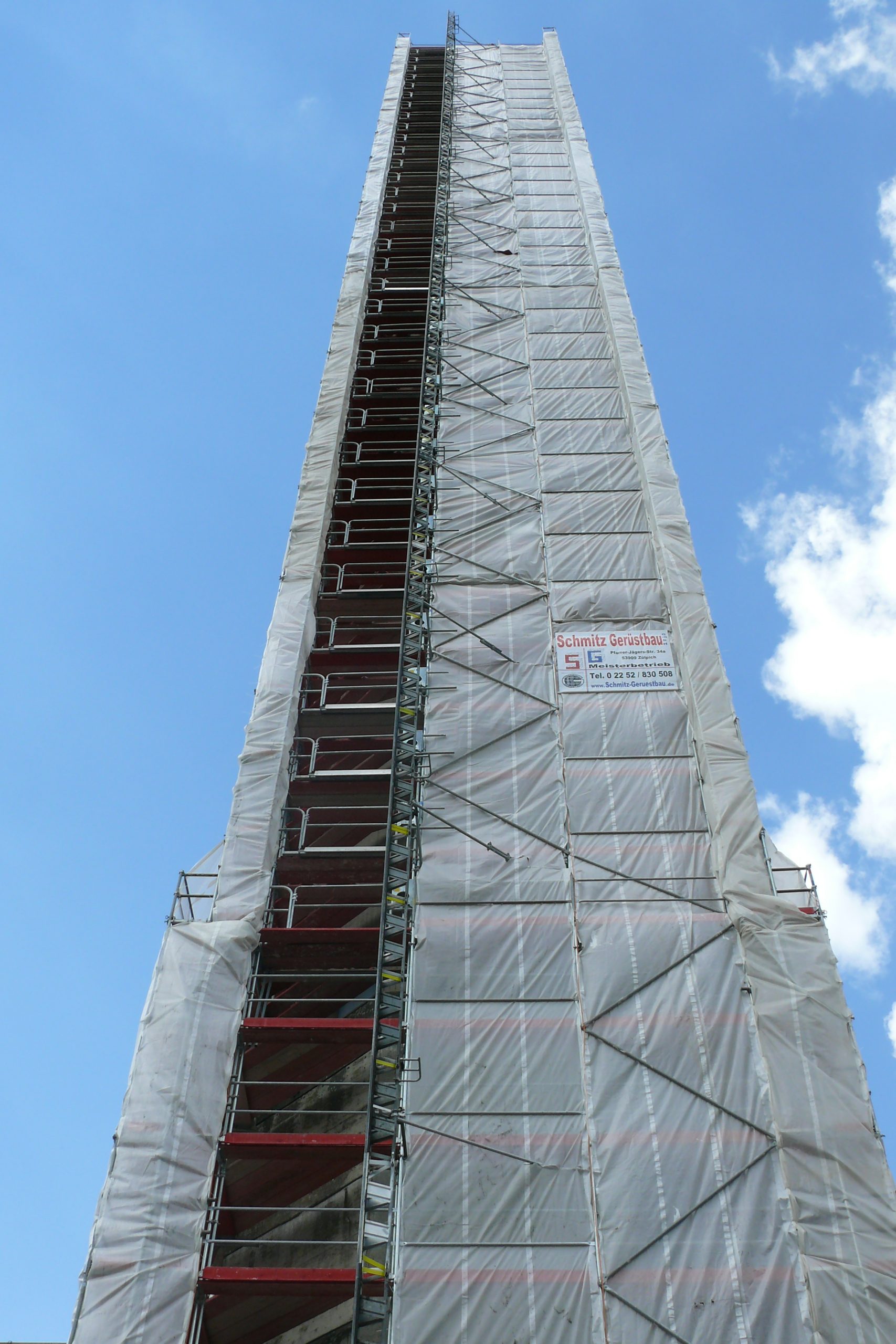 gerüstturm mit plane